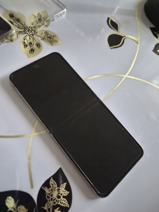 Samsung galaxy z flip 4