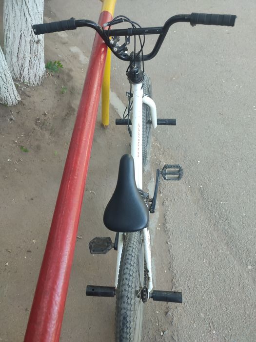 Трюковой велосипед BMX