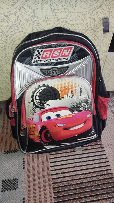 Рюкзак школьный.