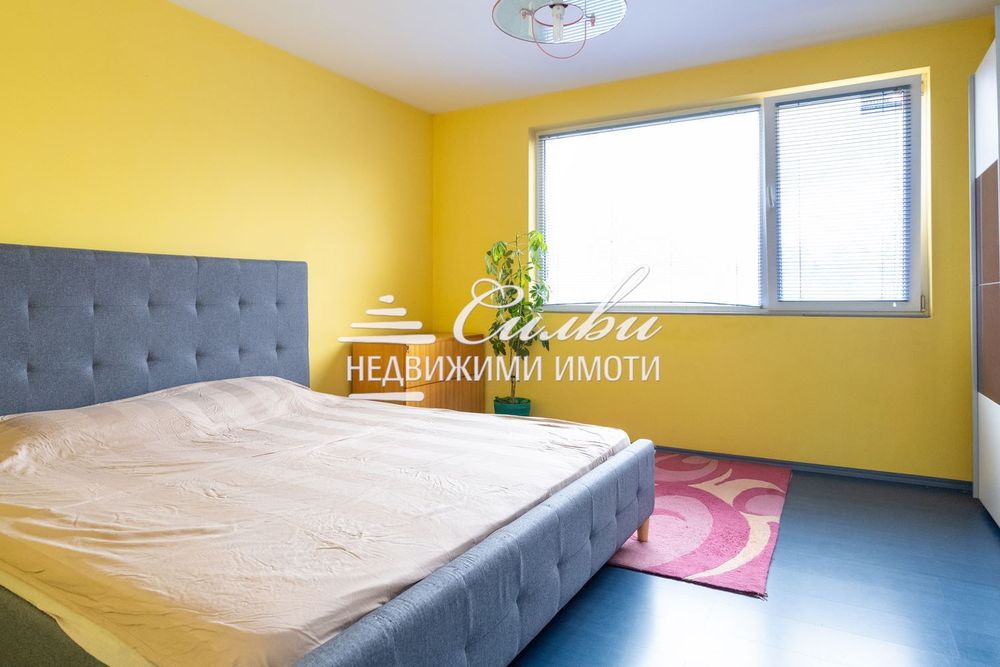 Етаж от ТУХЛЕНА къща - кв.Болницата