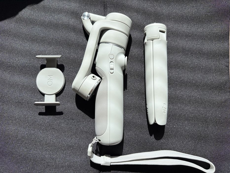 DJI OM5 стабилизатор за смартфон/ smartphone gimbal