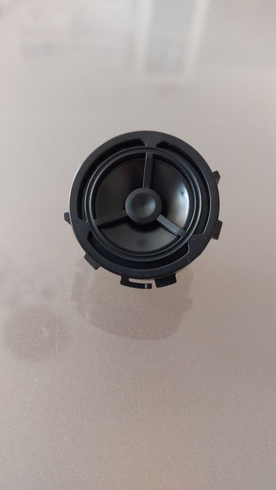 Продавам тонколона пищялка за кола