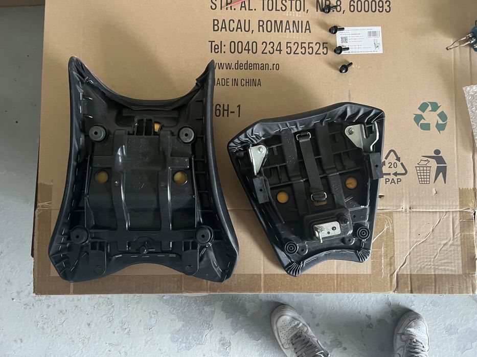 Sei Yamaha FZ8 originale din piele - sa Rider + sa Pasager