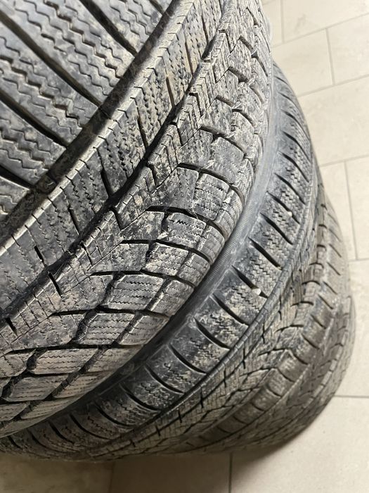 Vand cauciucuri 235/40/18