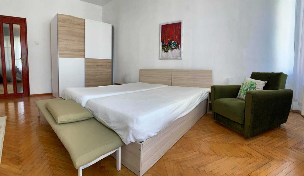 Дава се под наем Двустаен апартамент в Бургас, Лазур - 70 кв.м за 331.5 € - Снимка #2