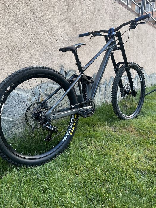 Mondraker Summum 2024 R  Mullet СЕРВИЗИРАНО - М размер