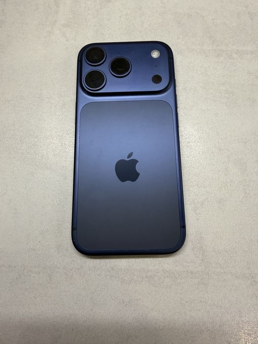 iPhone 17 Pro 256GB Deep Blue 100% Battery Health