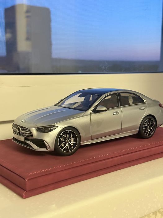 Колекционерски модел Mercedes-Benz C-class NZG 1:18