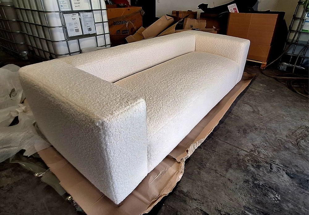 Чисто Нов Луксозен Триместен диван - високо качество