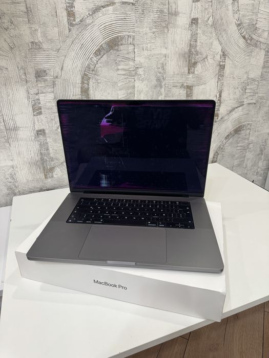 MacBook Pro 16 M1 PRO