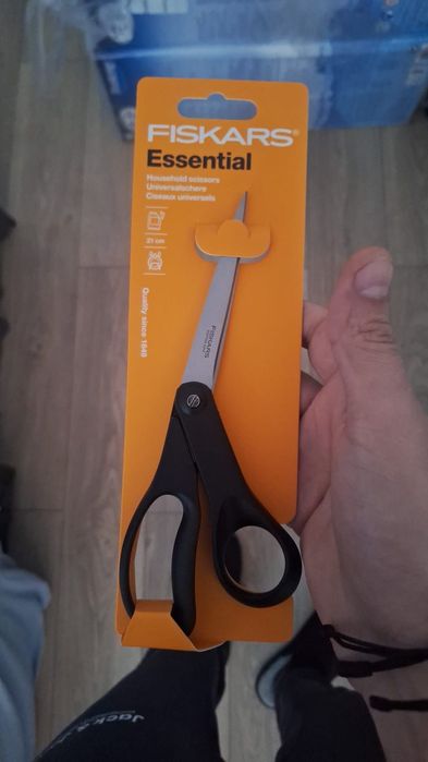 Foarfeca noua sigilata