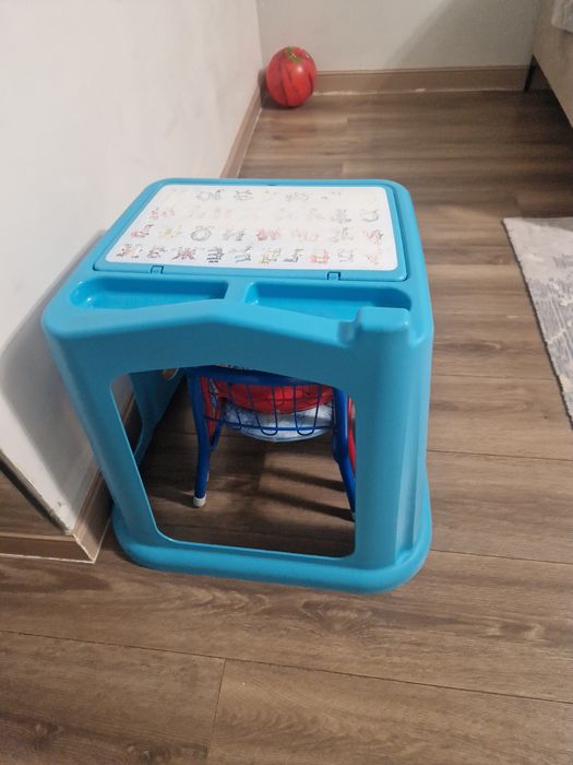 Детский стол, парта