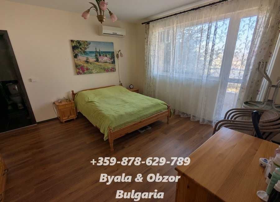 Просторен двустаен апартамент с камина