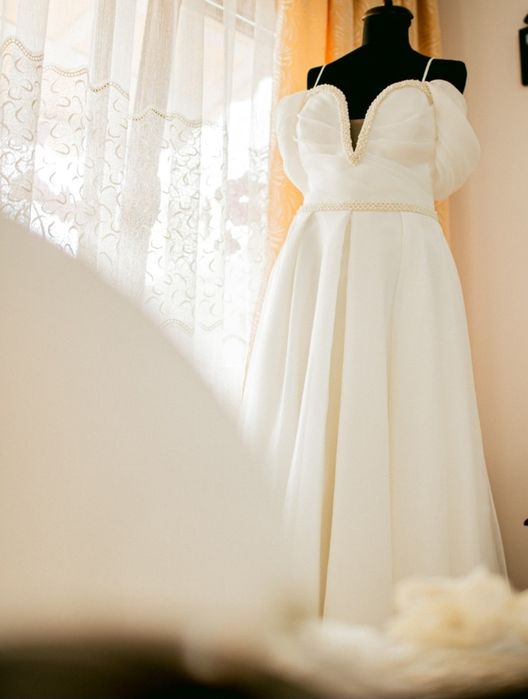 Vand rochie de mireasa