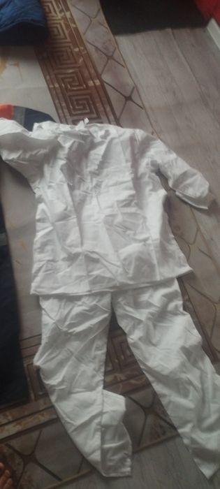 Продам спецодежу новая с зимней курткой