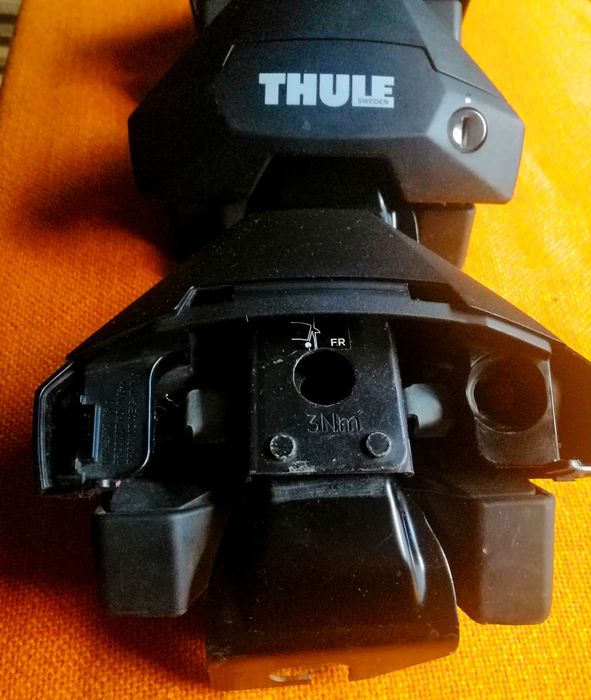 Thule Evo Clamp 7105  set 4 buc + kit prindere 145196.