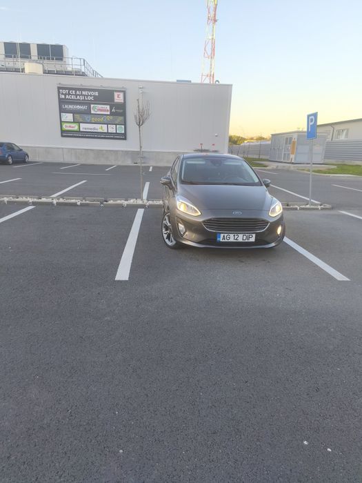 Vând Ford Fiesta