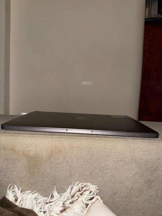 MacBook Pro 2017 13" 512GB SSD Touch Bar 16GB RAM