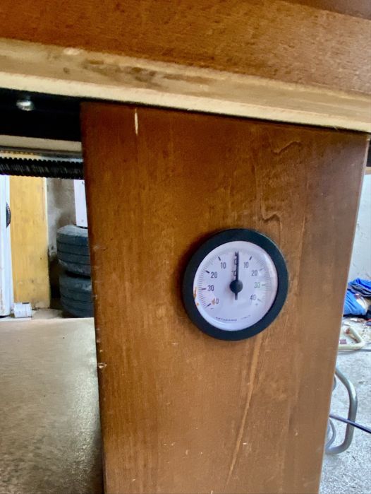 Vitrină frigorifică tip bufet / insulă autoservire – Enofrigo (Italia)