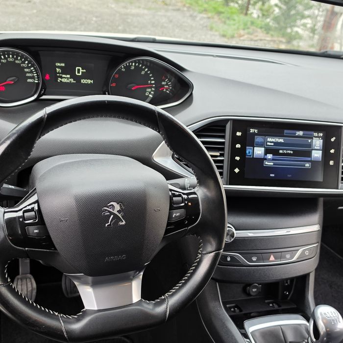 Peugeot 308 2017 1.6HDi euro 6
Preț : 6590€ neg
Motorizare :1.6HDI 120cp
Transmisie:manuala
An fabricație : 2017
Km : 247600
Serie șasiu : VF3LCBH