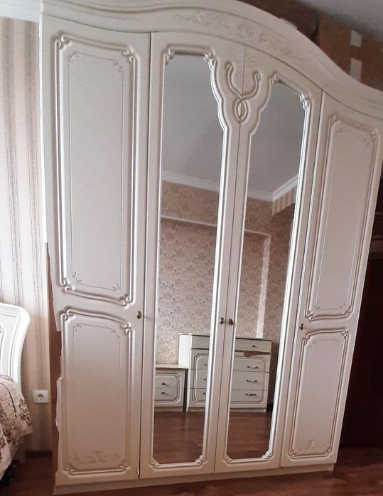 Спальный гарнитур