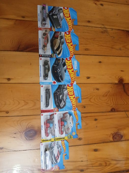 Машинки Hot Wheels
