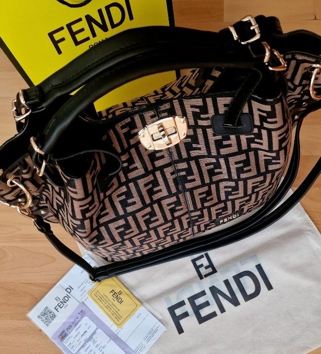 Geanta material textil,new model,Italia,curea detasabila umăr, saculet