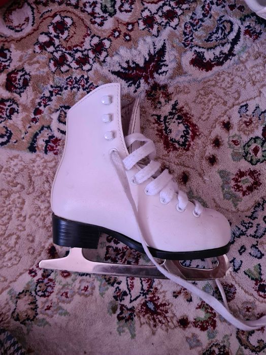 Продаются коньки