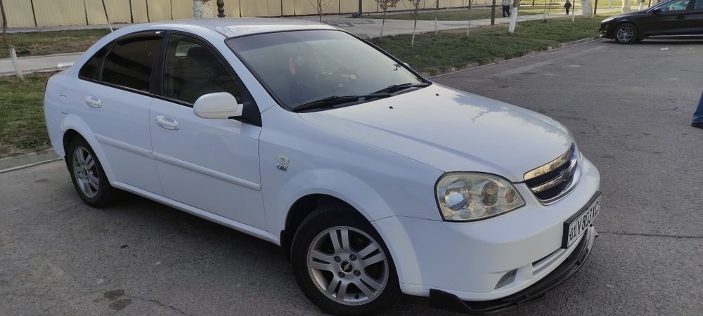 Продаю Lacetti 2010 год автомат