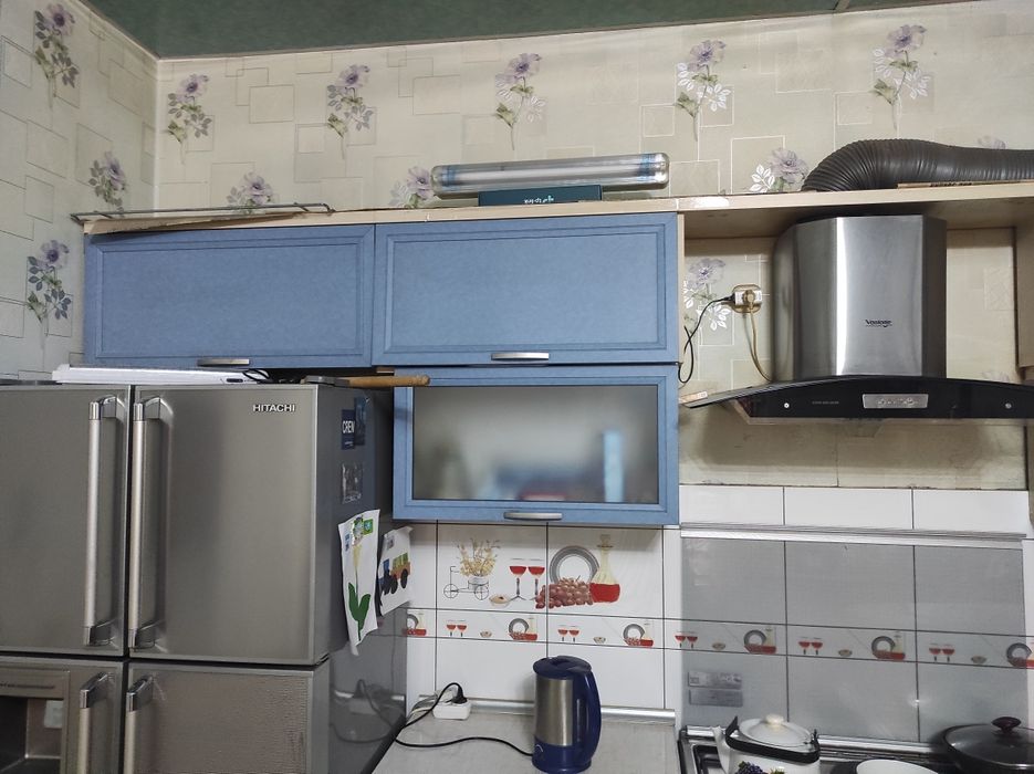 Продаётся кухонная гарнитура. Цена договорная. Самовывоз