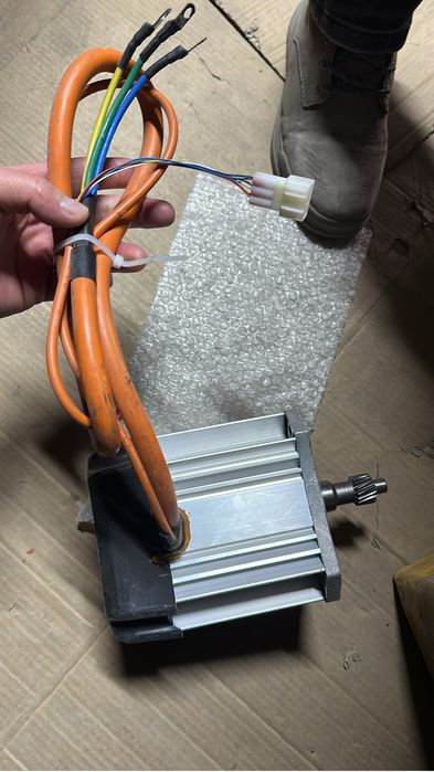 Электродвиготель на электро мотоцикл.