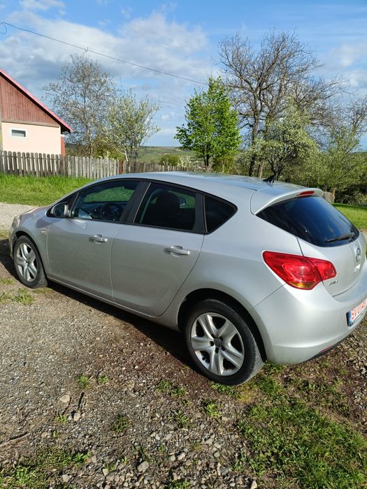 OPEL Astra 2011 — imagine 3