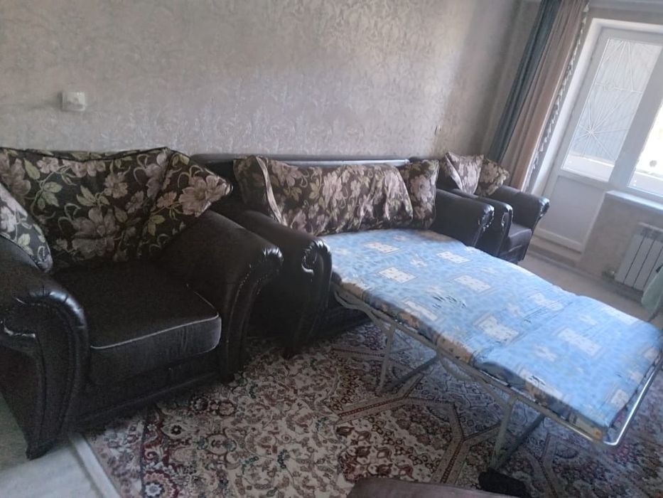 Продам диван тройку