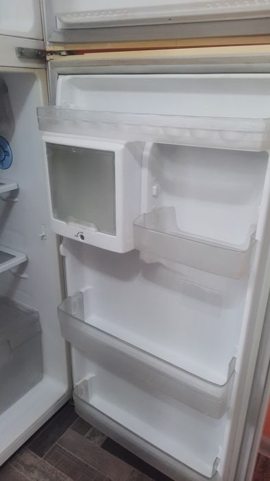 Холодильник SAMSUNG