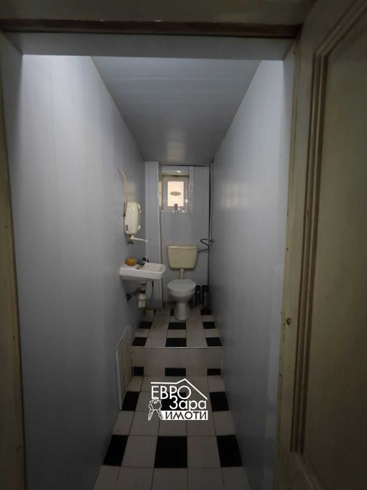 Търговско помещение под наем до Второ Основно Училище