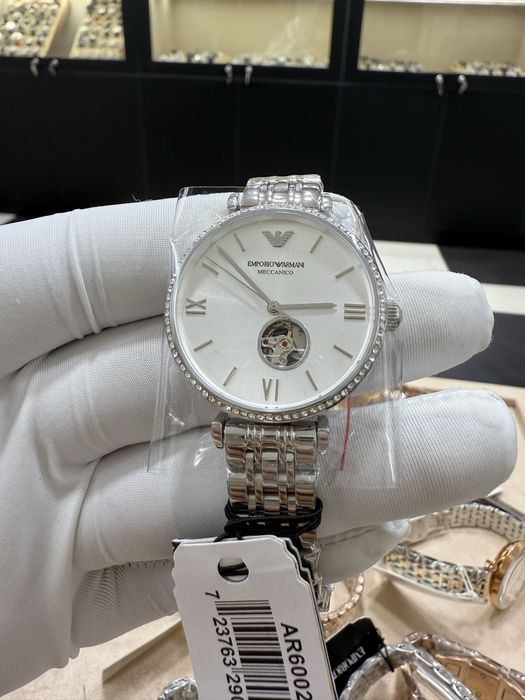 Новогднии Скидки Emporio Armani