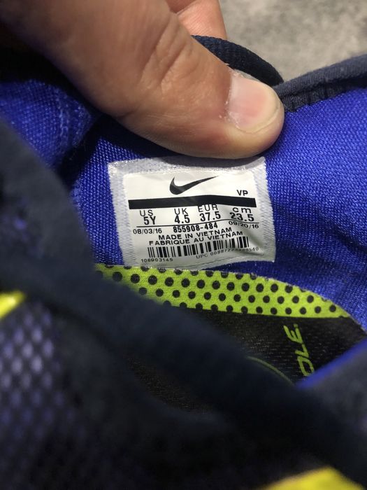 Adidasi Nike ( model Kevin Durant )