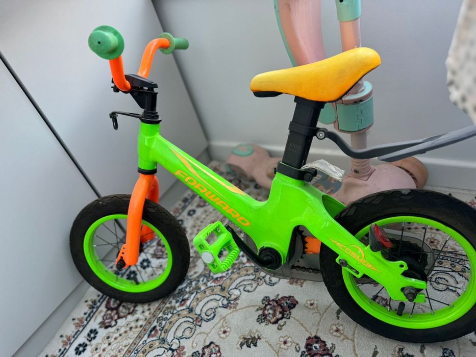 Детский велосипед и самокат