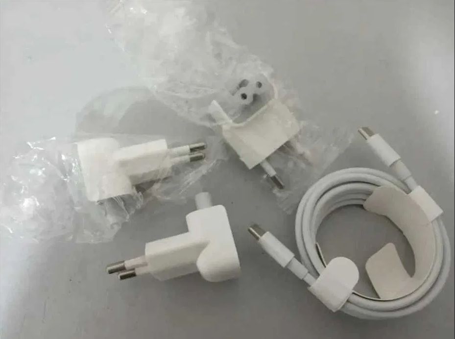 шнур для Type-C и вилка на макбук и зарядка , блок питания