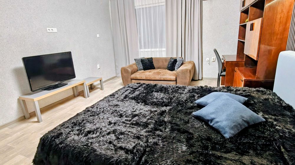 Дава се под наем Четиристаен апартамент в Варна, Червен площад - 100 кв.м за 900 € - Снимка #13