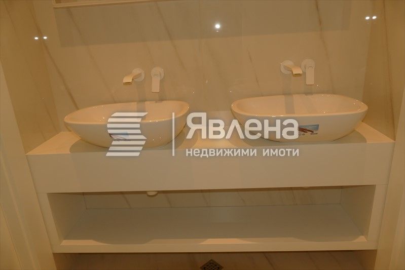 Дава се под наем Офис в София, Център - 376 кв.м за 7125 € - Снимка #4