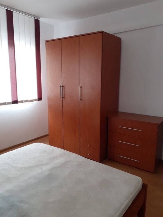 Inchiriez apartament
