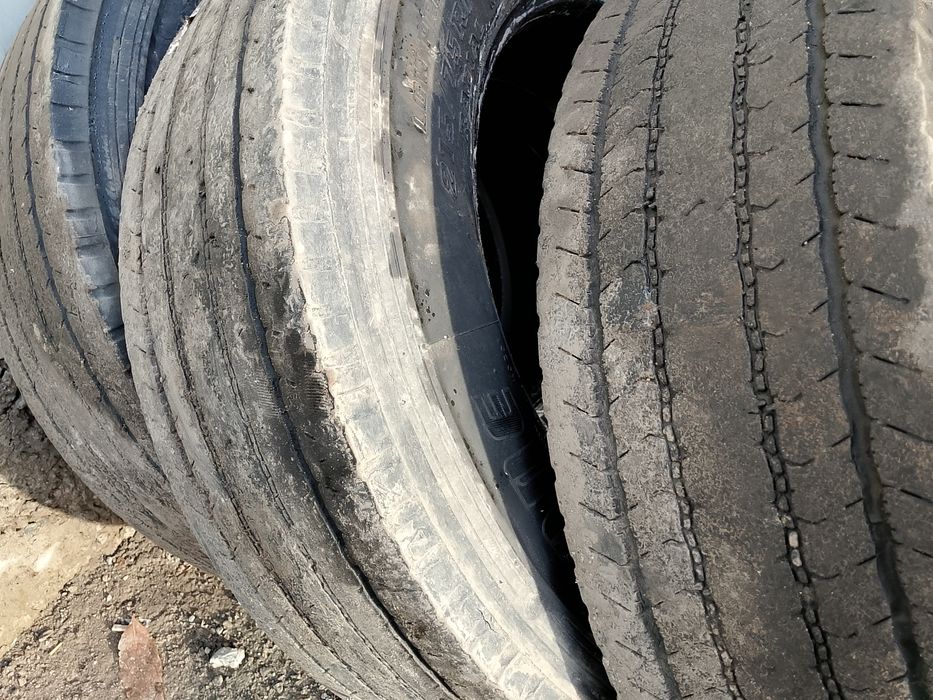 Шины 3 штуки от хино б.у