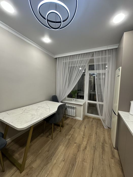 Продам стол 150*90