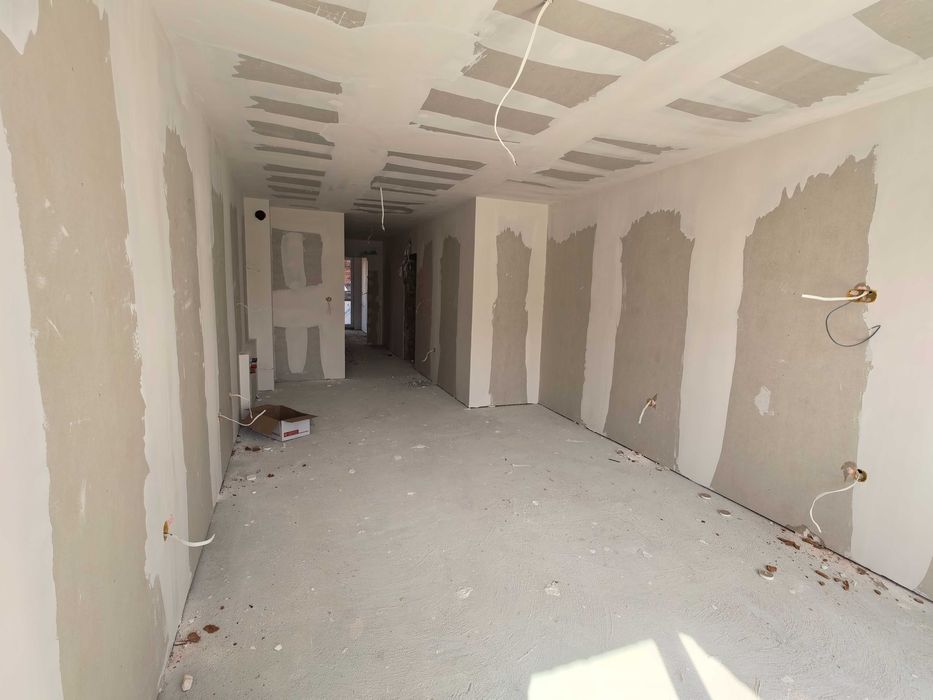 Продава се Двустаен апартамент в Ямбол, Център - 71 кв.м за 612 €/кв.м - Снимка #1