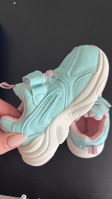 Кроссовки 23 и 24 размер