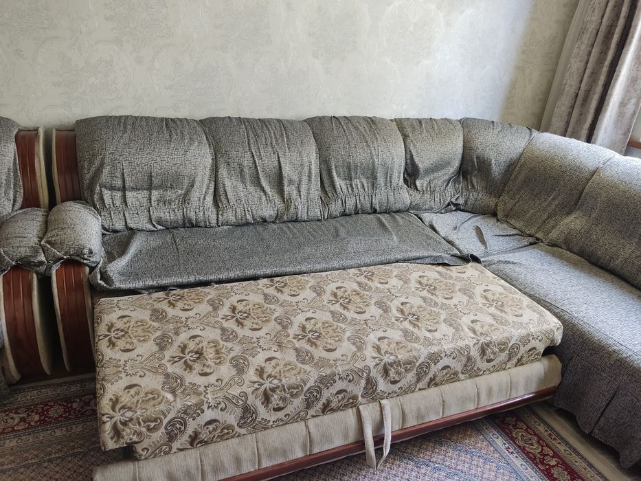 Продаётся угловой диван.