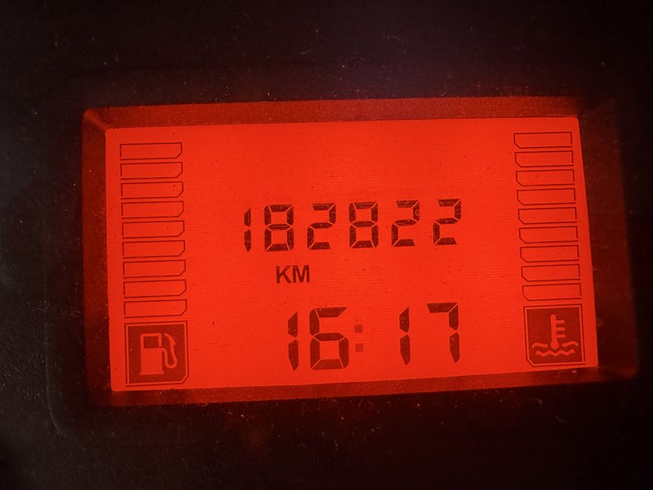 Dacia Logan 1.6 MPI (8V) + GPL / AC / Geamuri electrice / Consum mic