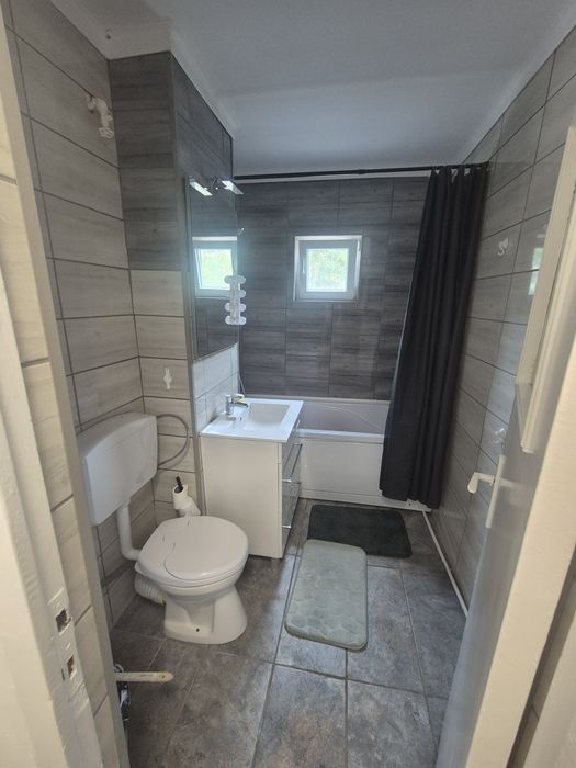 inchiriez apartament 2 cam Micalaca