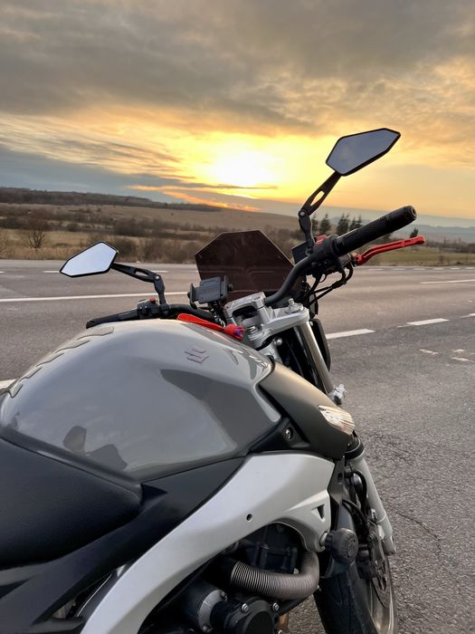 Suzuki GSR600 2006